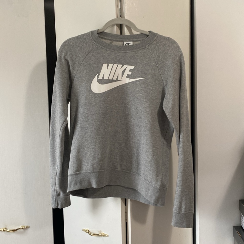 Nike Logo Fleece Sweatshirt (Worn Once)